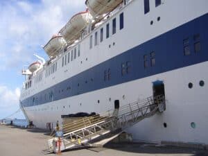 image of gangway on cruise ship, attorney who sues the cruise lines for gangway accidents
