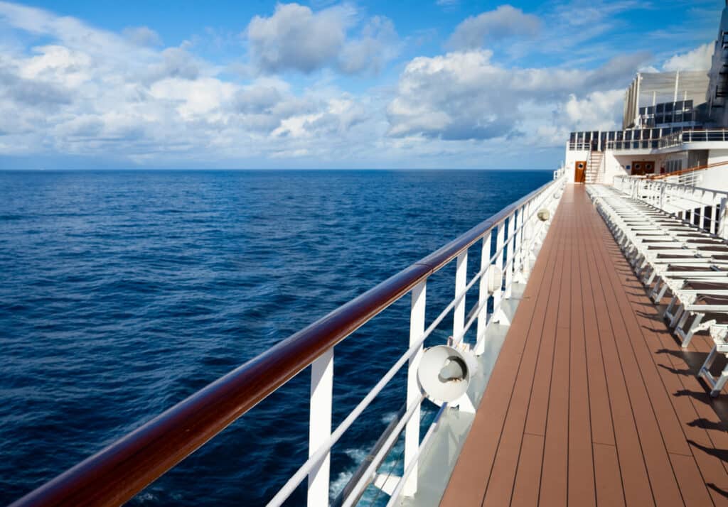 how to sue a cruise line